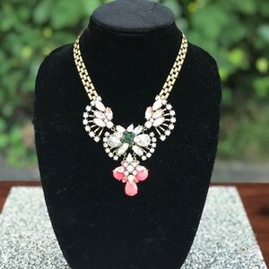 🆕 STUNNING STATEMENT NECKLACE